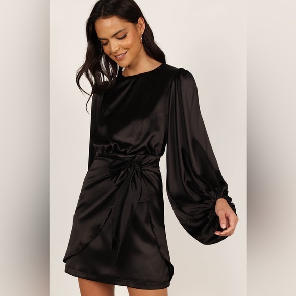 Petal & Pup Dresses & Skirts - Petal and Pup NWT OPAL DRESS - BLACK SIZE 8
Sold out style!